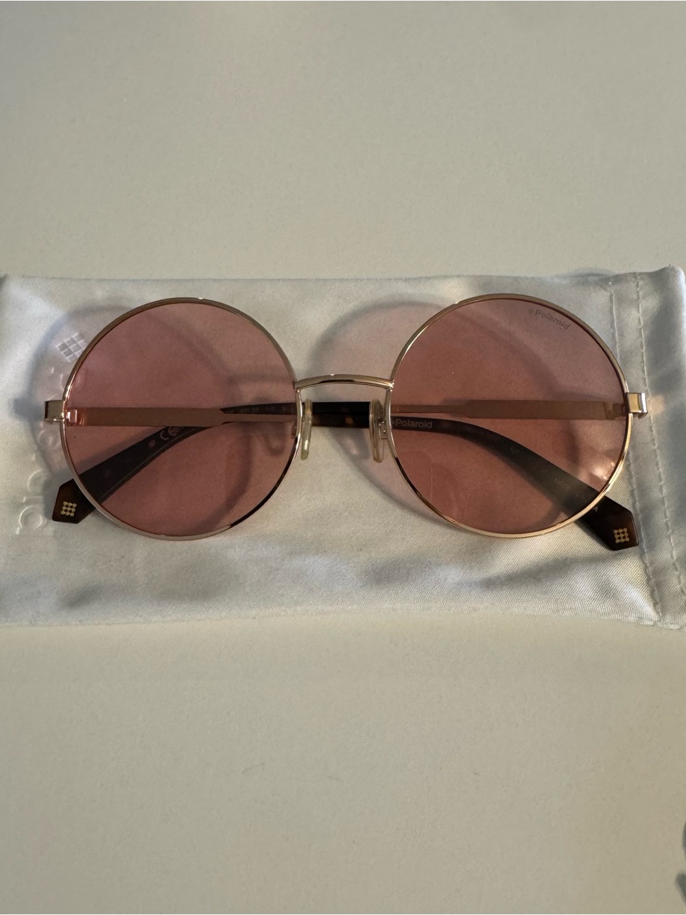 Polaroid Round Gold Frame Sunglasses with Pink Lenses